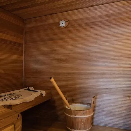Unique In With Sauna And Hot Tub Huoneisto